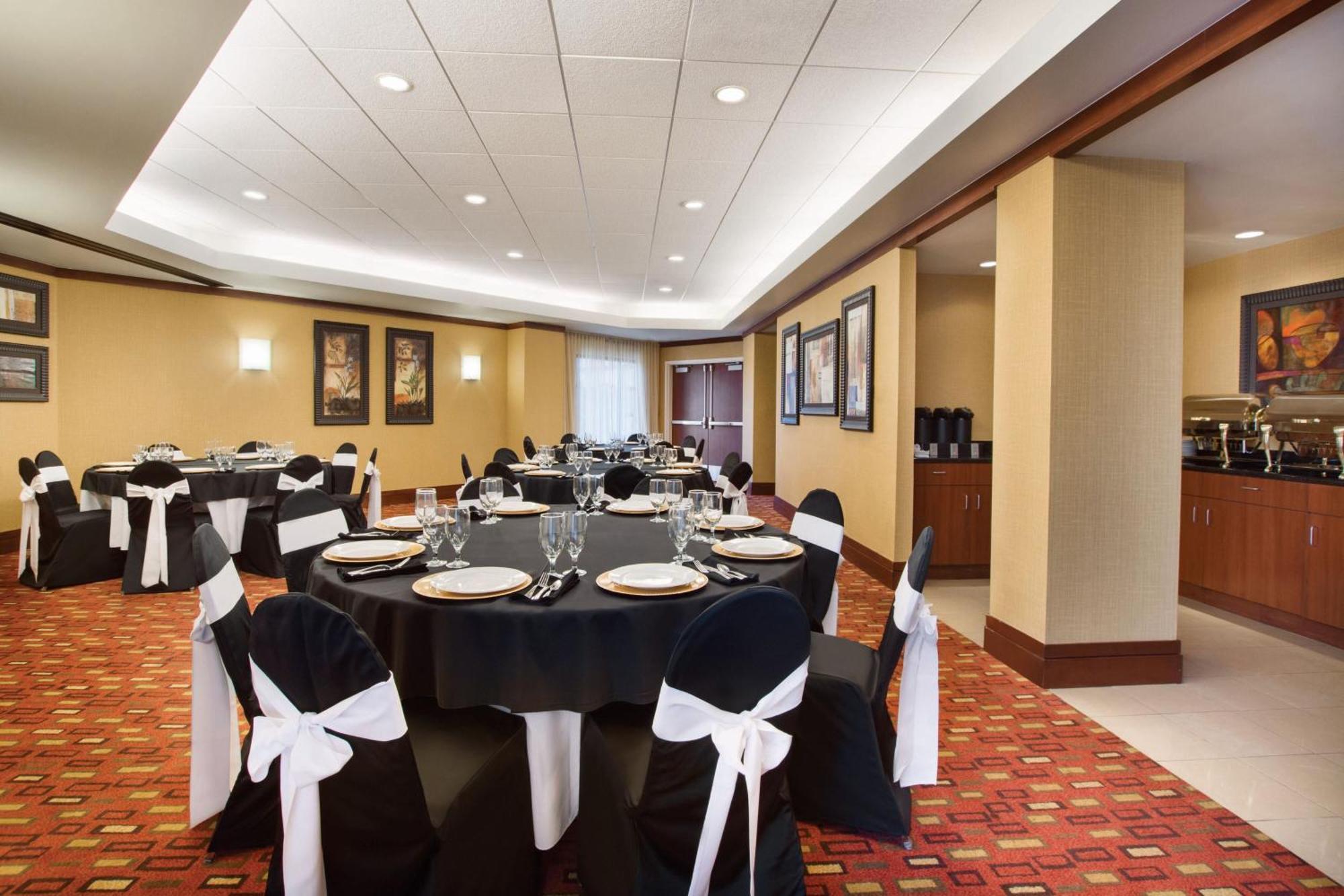Courtyard By Marriott Oklahoma City Downtown Exterior photo