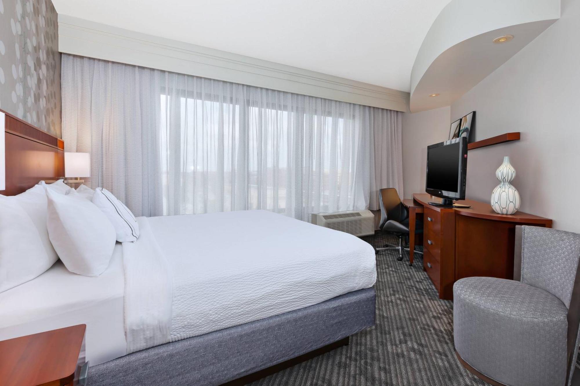 Courtyard By Marriott Oklahoma City Downtown Exterior photo
